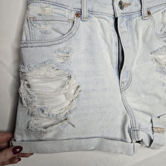Size 6 American Eagle Distressed Cuffed Jean Shorts Y2k Casual Everyday Wear - Picture 3 of 7